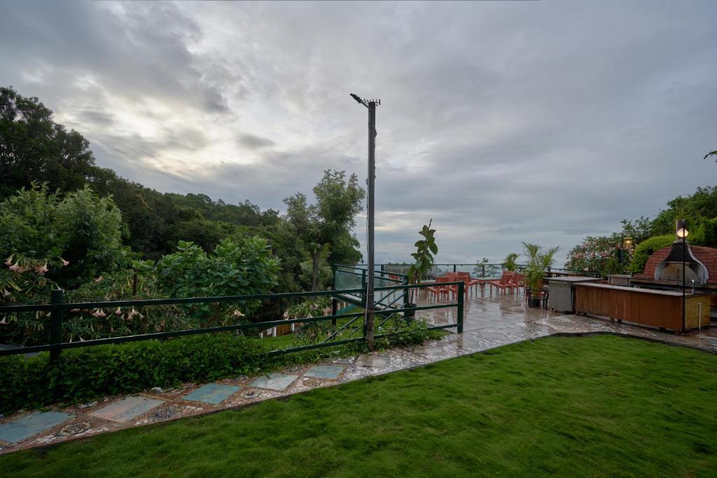 De Rock Jungle Living Resort - Valley View Room x Solis Nature