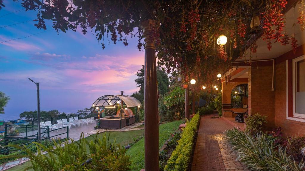 Rainforest Room - by De Rock Jungle Living Resort x Solis Nature