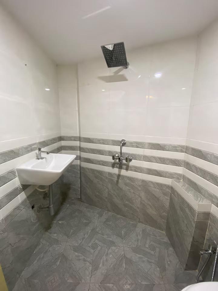 Papa’s house 5bhk 1.5km from the beach by CQ x Solis Nature