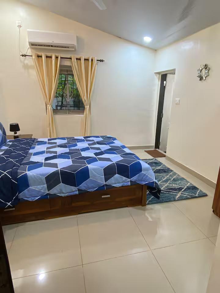 Papa’s house 5bhk 1.5km from the beach by CQ x Solis Nature