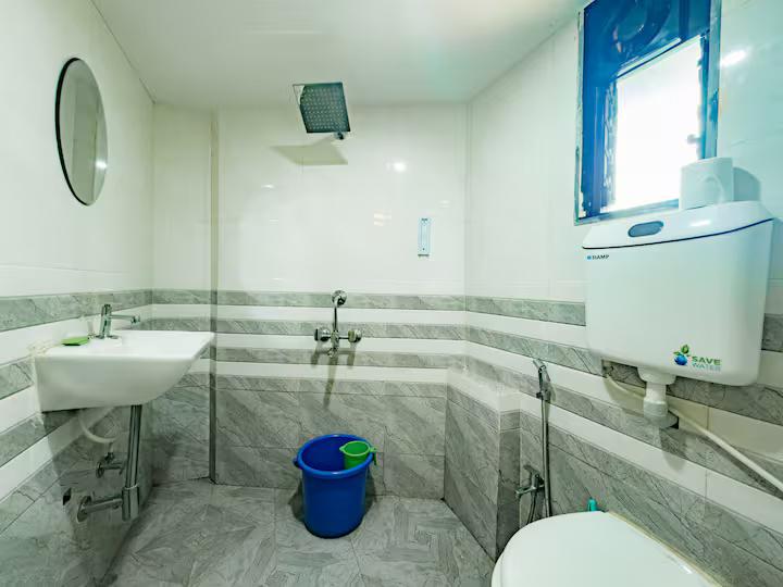 Papa’s house 5bhk 1.5km from the beach by CQ x Solis Nature