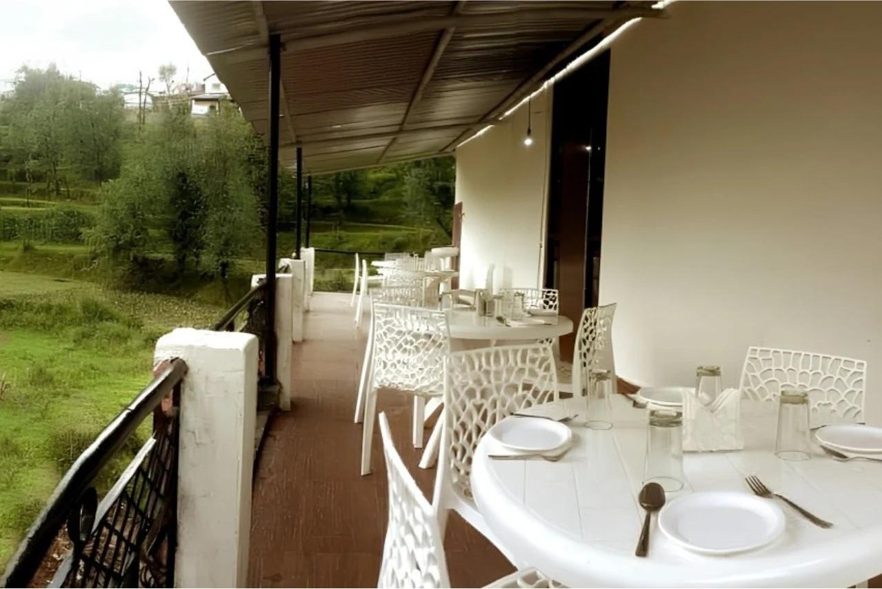 DLS SNOW RETREAT, DHARAMSHALA x Solis Nature