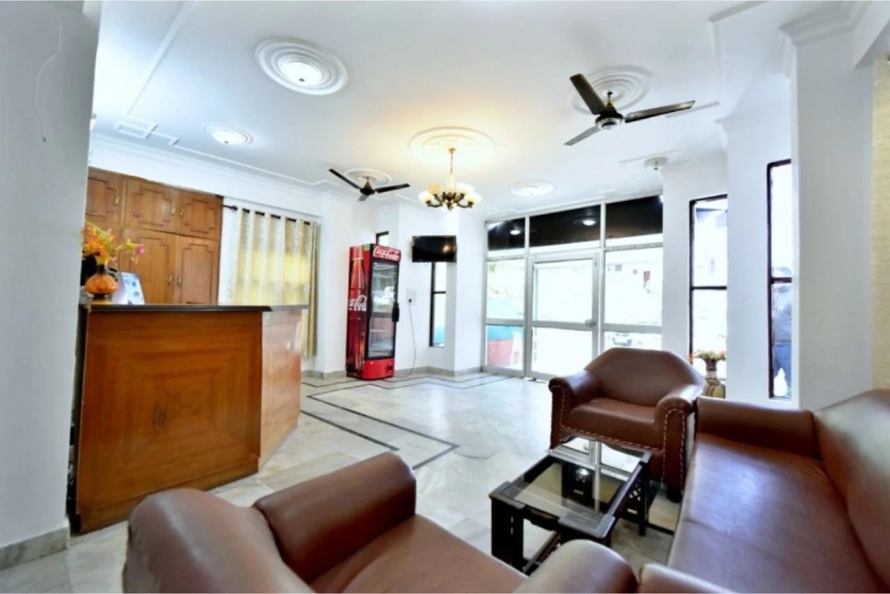 DLS SNOW RETREAT, DHARAMSHALA x Solis Nature