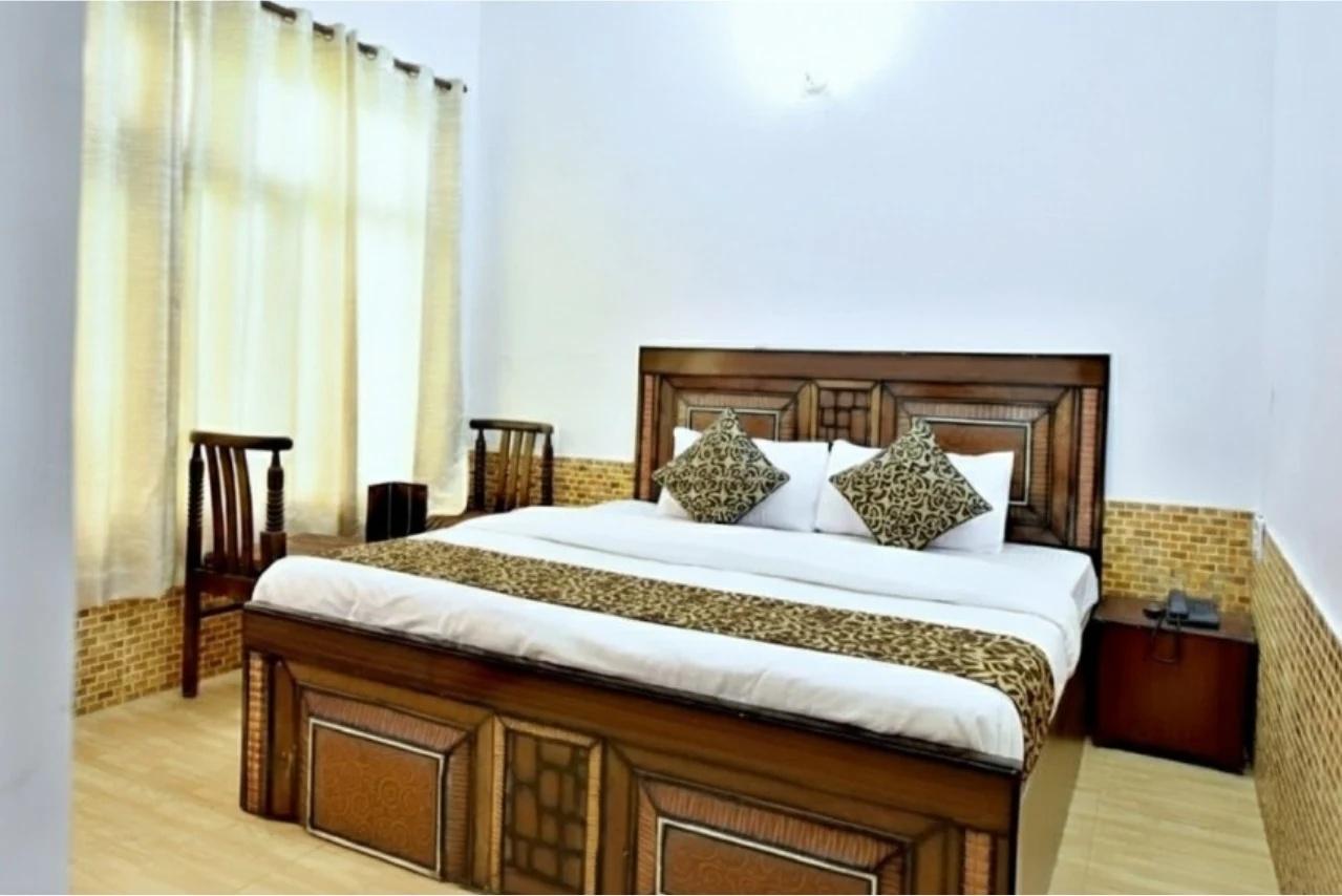 DLS SNOW RETREAT, DHARAMSHALA x Solis Nature