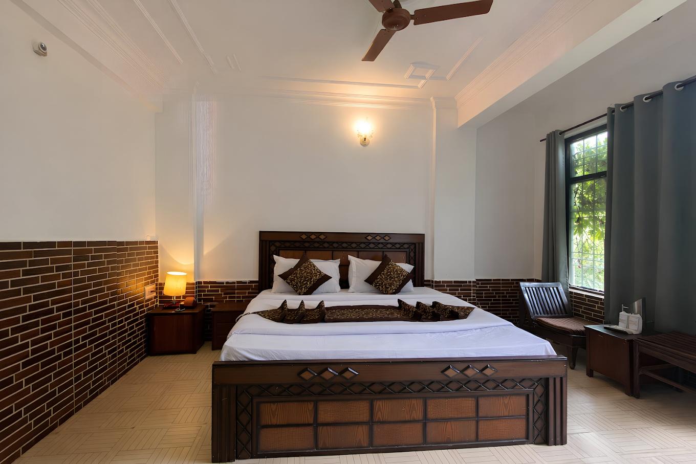 DLS SNOW RETREAT, DHARAMSHALA x Solis Nature