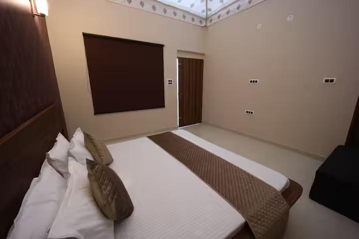 The Costa Indigo Retreat - Jaipur x Solis Nature