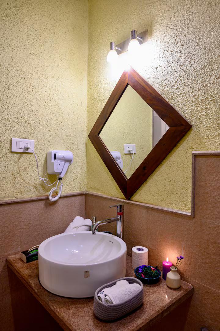 2bhk w/ pool + Kitchen | 8 mins from beach x Solis Nature