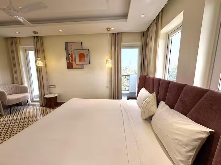 Magnificent 4BHK Standalone Villa | Pvt Pool | Parra x Solis Nature