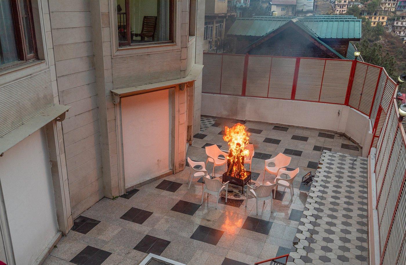 DLS Hotels The Rock Castle x Solis Nature