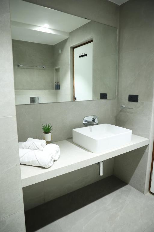 Hills and Heart Luxury stay x Solis Nature