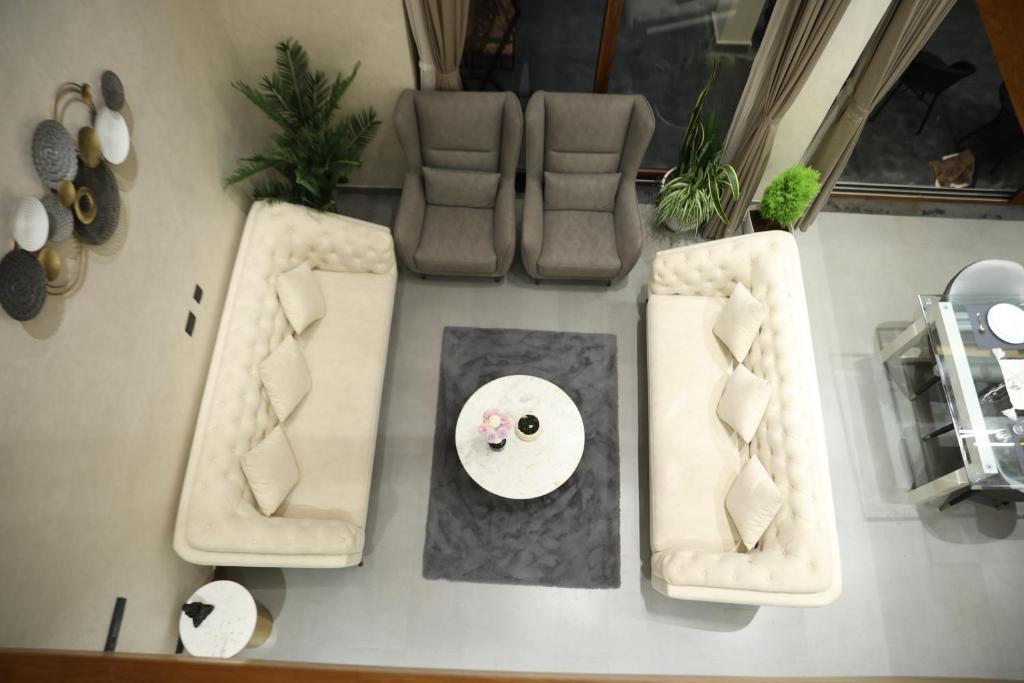 Hills and Heart Luxury stay x Solis Nature