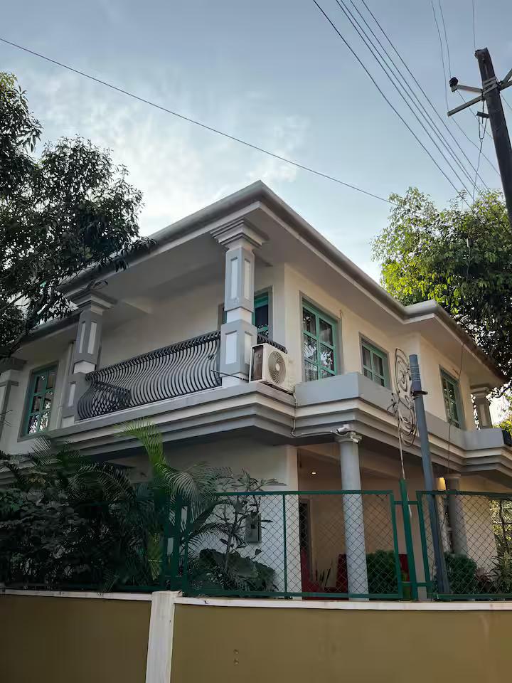 Posh 4BHK Pvt Pool Villa | 8 mins to Vagator Beach x Solis Nature