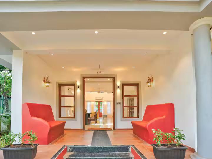 Posh 4BHK Pvt Pool Villa | 8 mins to Vagator Beach x Solis Nature