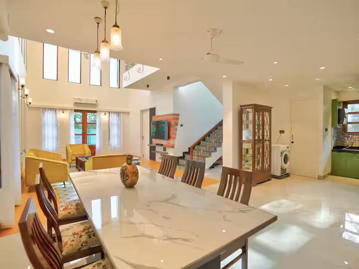 Posh 4BHK Pvt Pool Villa | 8 mins to Vagator Beach x Solis Nature