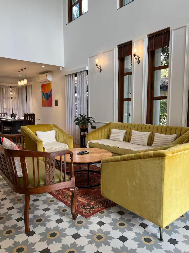 Posh 4BHK Pvt Pool Villa | 8 mins to Vagator Beach x Solis Nature