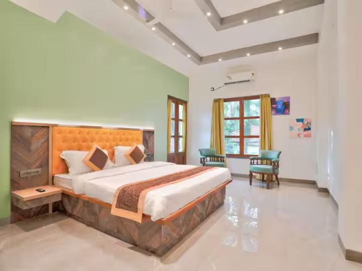 Posh 4BHK Pvt Pool Villa | 8 mins to Vagator Beach x Solis Nature