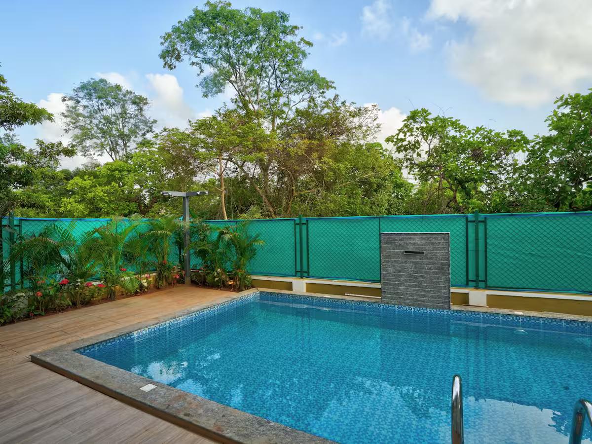 Posh 4BHK Pvt Pool Villa | 8 mins to Vagator Beach x Solis Nature