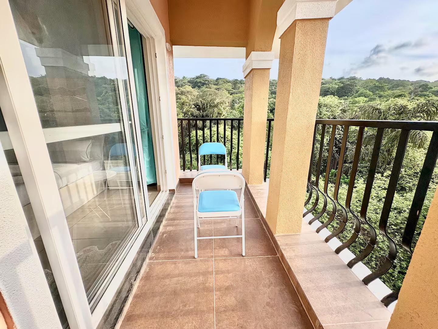 Bosque B404 x Solis Nature