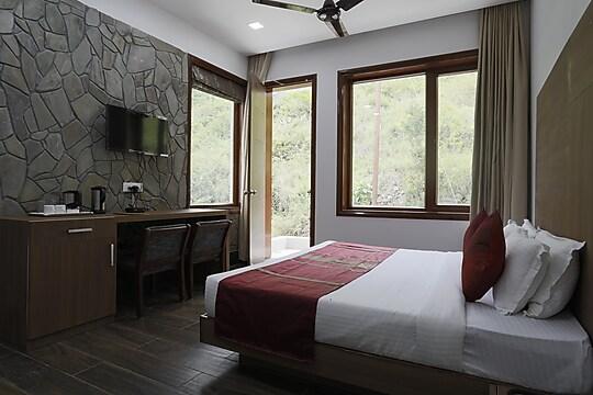 Shivani Foods And Resort, Ranikhet x Solis Nature