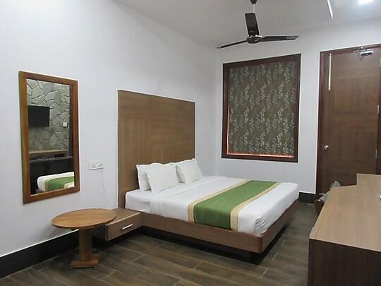 Shivani Foods And Resort, Ranikhet x Solis Nature