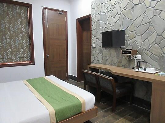 Shivani Foods And Resort, Ranikhet x Solis Nature