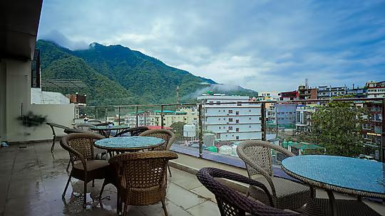 Hotel Lords Valley Rishikesh x Solis Nature
